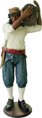 Pirat mit Schatztruhe lebensgroß 197cm fér draußen aus GFK