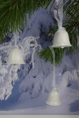 3 Glocken a`5 cm zum Hängen in weiß aus Keramik Advents und Weihnachtsdekoration
