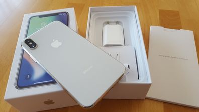 Apple iPhone X Silber 64GB simlockfrei + iCloudfrei + Top Zustand !