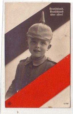 07186 Patriotika Ak Kleiner Junge mit Pickelhaube vor Deutschlandfahne 1915