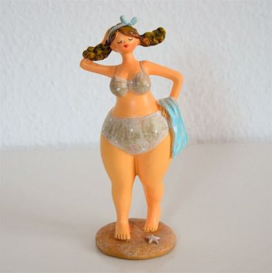 Inware Dicke Frau mit Handtuch 20 cm Dickmadame Strandserie Stehende Figur 2447