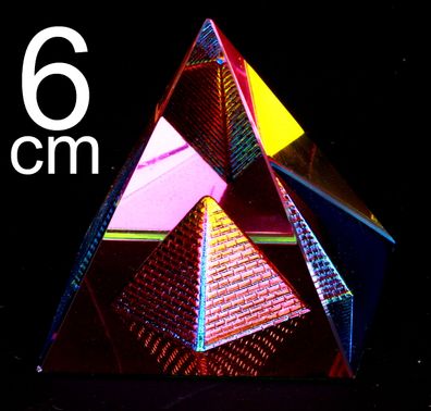 092- Bunte Pyramide in Pyramide 6 cm aus Kristallglas Pyramide Kristall Glas