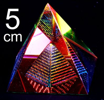 091- Bunte Pyramide in Pyramide 5 cm aus Kristallglas Pyramide Kristall Glas