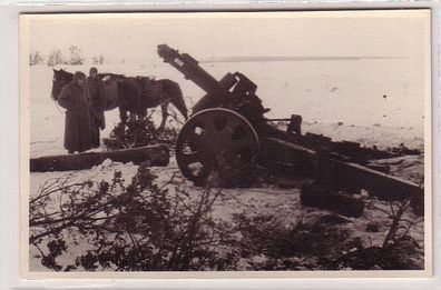 59140 Foto Ak Leski Polen Karpathen zerstörtes Geschütz im 2. Weltkrieg