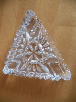 kleine Aschenbecher mit Relief Glas dreieckig ca. 10 cm Ø