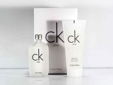 Calvin Klein CK One Eau de Toilette 50 ml Duschgel 100 ml im Set