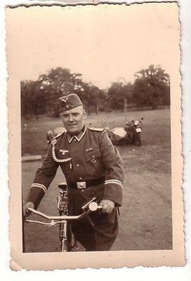 61176 Foto Deutscher Offizier mit Schützenschnur im 2. Weltkrieg