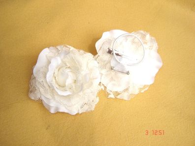 Ansteckblüte Rose m Spitze in Farbe naturweiß auch Haargummi oder Armband 10cm Z p