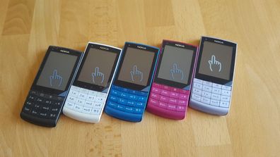 Nokia X3-02 Touch & Type > neuwertig in 5 Farben / Top Smartphone !