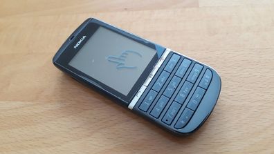 Nokia Asha 300 Touch & Type Nokia 300 > neuwertig / Graphite (Grau) / Smartphone