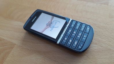 Nokia Asha 300 Touch & Type Nokia 300 neuwertig / Graphite (Grau) / Smartphone / Top