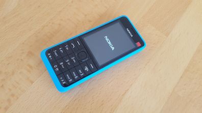 Nokia 301 / Nokia Asha 301 in Blau / Cyan / ohne Simlock / neuwertig / TOP Zustand