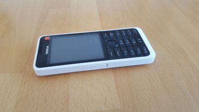 Nokia 301 / Nokia Asha 301 in Weiss / white / ohne Simlock / neuwertig / TOPP