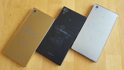 Sony Xperia Z5 Premium 32GB > Farben Schwarz / Silber / Gold