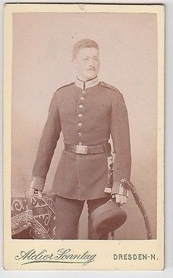 61747 Kabinettfoto Dresden Soldat In Uniform mit Seitengewehr & Portepee um 1910