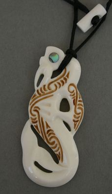 Maori Hook Manaia Bone Carving verziert