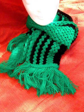 Vintage Schal aus den 70ern 110cm lang m Fransen schwarz grün gestreift p ZB1
