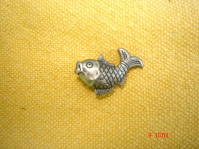 Anstecknadel kleiner Fisch Hutschmuck Fischerei 2,5 cm Hutabzeichen