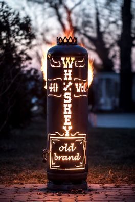Feuerstelle Whiskey Western Hörner Feuertonne mit Tür aus einem Gasflaschenrohling