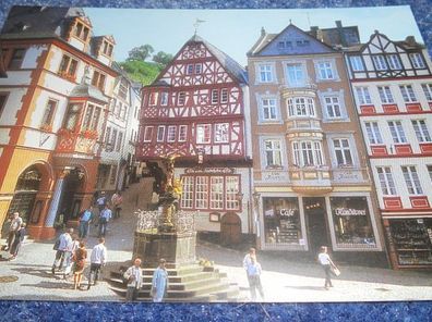 4348 / Ansichtskarte - Bernkastel an der Mosel-Blick auf den Marktplatz
