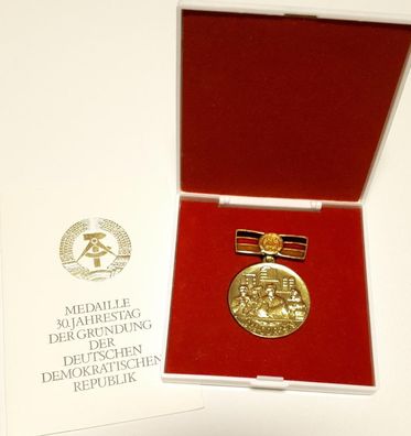 Medaille 30. Jahrestag der Gründung der DDR mit Urkunde