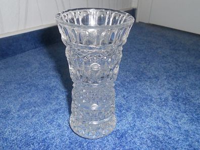 praktische Vase aus Kristall mit geschliffenen Muster 15 cm