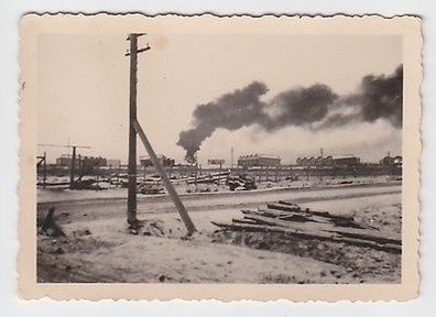 37676 original Foto brennender Ort in Russland im 2. Weltkrieg