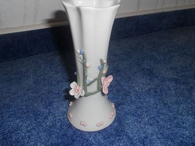 alte weiße Vase aus Omas Hausrat-13cm-schöne Form