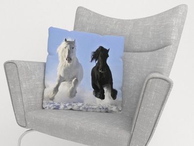 Foto-Kissenbezug "Weisses und schwarzes Pferde" Kissenhülle mit Motiv, 3D Fotodruck