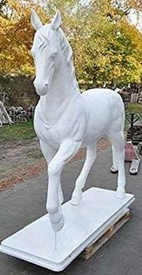 Pferd Original Größe je nach wunsch bemal bar Outdoor geeignet mit Sockel Tier reiten