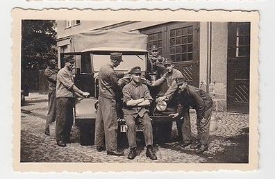 54112 Foto Soldaten mit LKW im 2. Weltkrieg um 1940