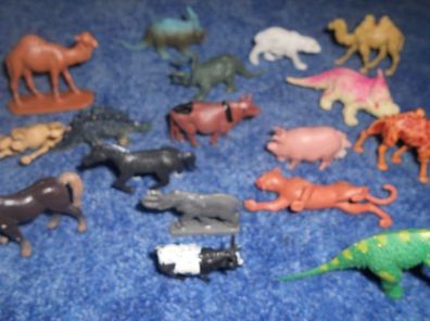 Sammelsorium von 17 verschiedenen Tieren - Kunststoff