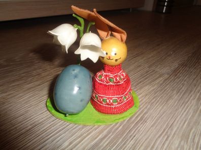 niedlicher Osterhase mit Osterei und Blume - Sebnitz DDR