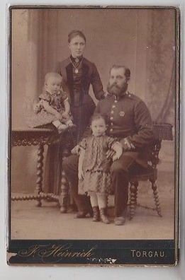 64159 Kabinett Foto Torgau Soldat mit Familie um 1900