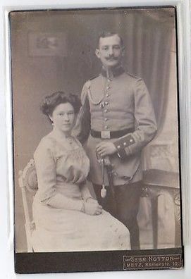 03673 Kabinett Foto Metz Offizier mit Degen und Ehehfrau um 1910