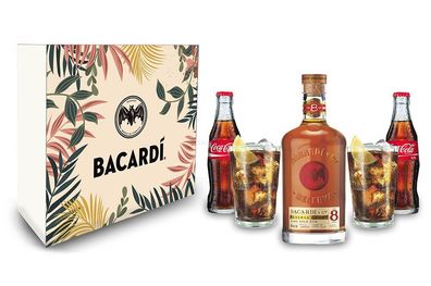 Bacardi Geschenkset - Gläser / Cola / Bacardi Ron 8 Anos Gran Reserva 8 Jahre R