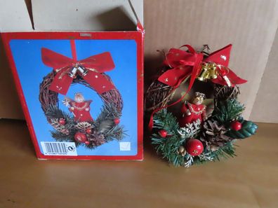 Türkranz Dekokranz für die Weihnachtszeit Winterzeit mit rotem Engel / ca. 15 cm Ø