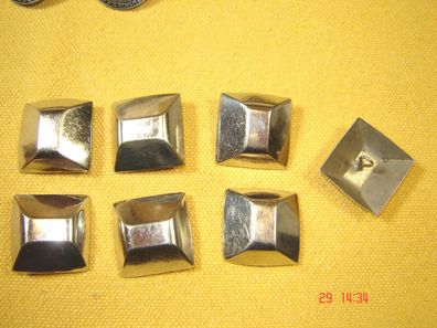 7 Knöpfe quadratisch schlicht silberfarben glänzend Metall 3,4 cm Vintage
