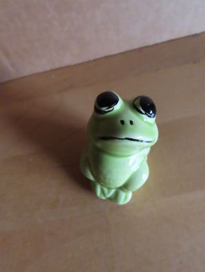 Figur Frosch grün sitzt und schaut nach oben Porzellan/ ca. 4 cm hoch