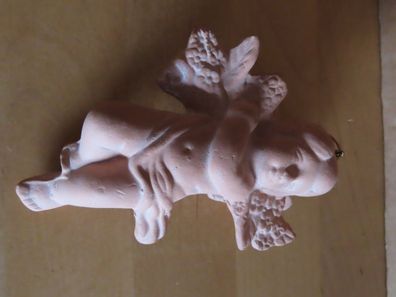 Figur Engel mit Blumen auf der Schulter Keramik zum aufhängen / ca. 9,5 cm H