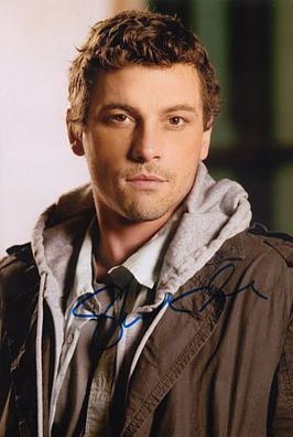 Original Autogramm SKEET ULRICH auf Großfoto (COA)