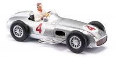 Busch 47002 MB Silberpfeil W196 + Fahrerfigur J.M. Fangio, 1954 Maßstab 1:87