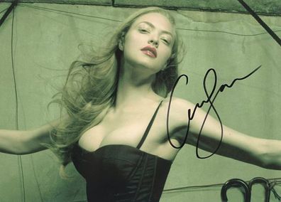 Original Autogramm AMANDA Seyfried auf Großfoto (COA)