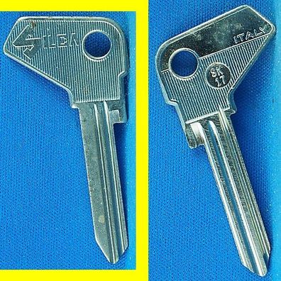 Silca SK17 - KFZ Schlüsselrohling mit Lagerspuren
