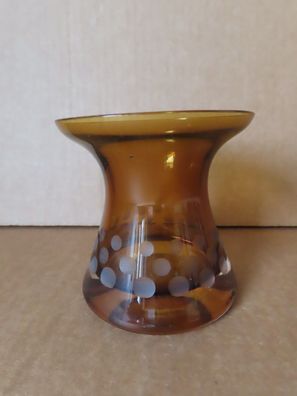 kleine Vase Glasvase ockerfarben mit geschliffenen Punkten / ca. 8,7 cm hoch