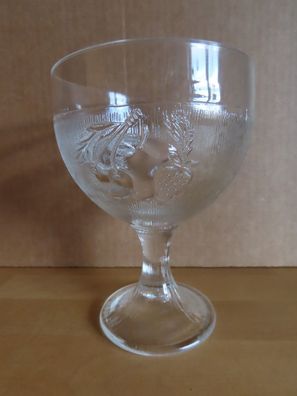 Eisschale Dessertschale auf hohem Fuß mit Obstrelief/ ca.14,5 cm hoch