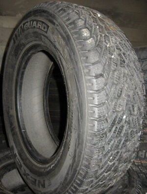 1 x 215/70/15 98T Nexen Winguard Winterreifen mit M + S Kennung (IS)