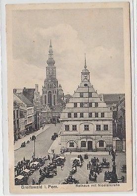 63121 Ak Greifswald in Pommern Rathaus mit Nicolaikirche um 1920