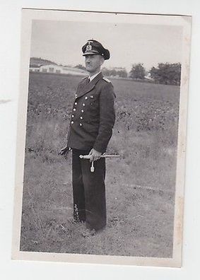21581 Foto Ak Marine Offizier mit Uniform und Marinedolch um 1940