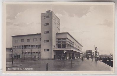 31268 Ak Friedrichshafen Hafenbahnhof um 1935